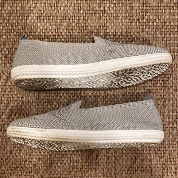 Tommy Bahama 9 Gray Slip On Sneakers - Picture 9 of 11